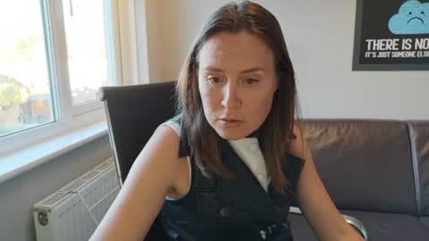 Nadia Ferreira  online show from June 13, 7:02 pm