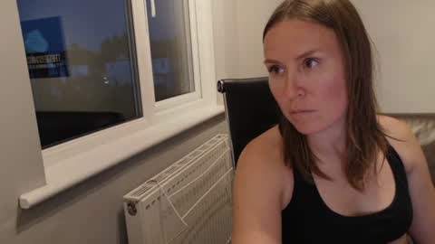 Nadia Ferreira  online show from June 17, 9:09 pm