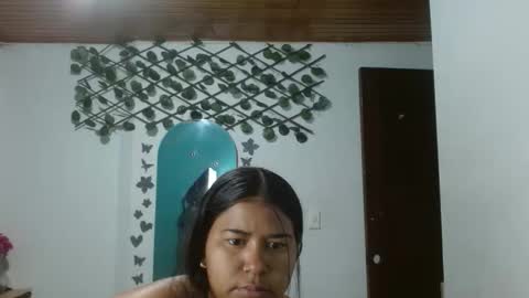 ebony_luna1 online show from May 4, 12:33 pm