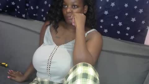 ebonymayahh online show from April 23, 9:28 am