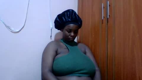ebonymayahh online show from July 4, 7:12 am