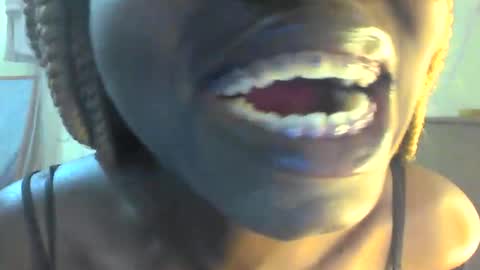Ebonymuse2 online show from April 25, 1:52 pm