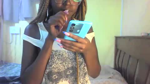 Ebonymuse2 online show from May 1, 11:10 pm