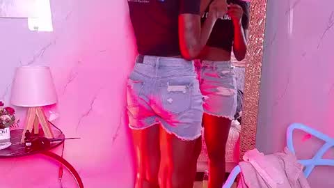 ebonyndsavage online show from June 23, 8:37 pm