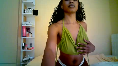 ebonytanqueen online show from June 19, 1:33 am