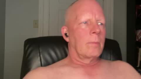 Snapshot of eddygl1968 chatting on October 21, 1:54 am Eddy online show from October 21, 1:54 am