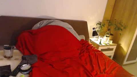 edelholz87 online show from February 26, 6:44 pm