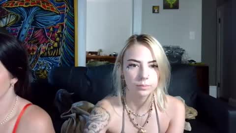 Snapshot of edenkayax chatting on September 15, 12:12 am Eden Kaya online show from September 15, 12:12 am