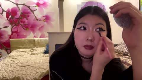 Eri online show from May 20, 6:25 pm