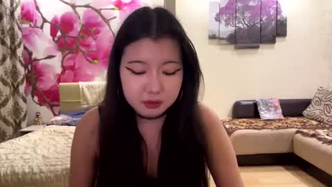 Eri online show from June 18, 6:13 pm