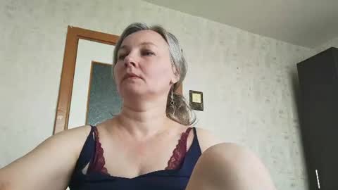 edithmanning online show from June 22, 6:21 am