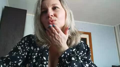 edithmanning online show from March 17, 7:57 am