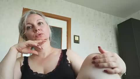 edithmanning online show from July 10, 7:02 am