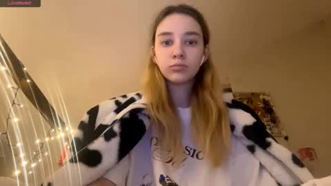 Dana online show from November 11, 6:10 pm