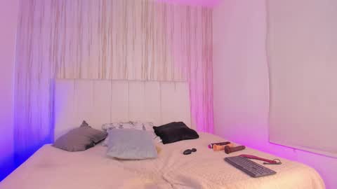 edna  online show from March 13, 9:51 pm