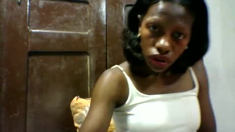 edwige770943 online show from April 25, 1:02 pm