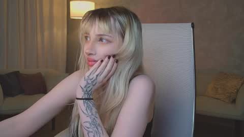 EVA NON NUDE online show from March 27, 5:25 pm