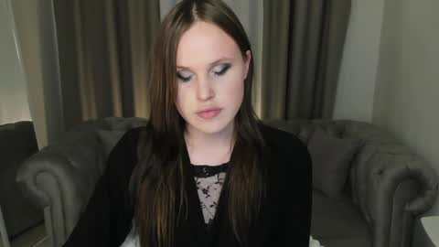 Effie Mur online show from May 2, 8:47 pm