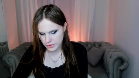 Effie Mur online show from June 26, 10:26 pm