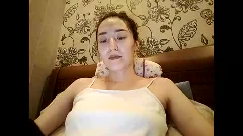 Effy online show from May 2, 2:45 pm