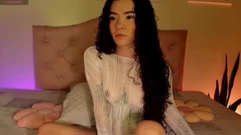 effy online show from November 4, 3:30 am