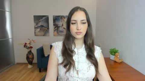 Effy Royse online show from June 26, 6:30 am