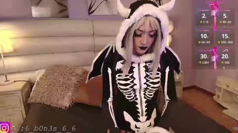    online show from September 18, 5:39 pm