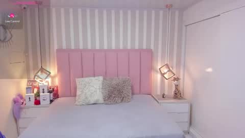  E F F Y  online show from October 31, 8:09 pm