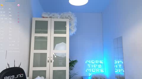 Eflin online show from December 18, 6:03 pm