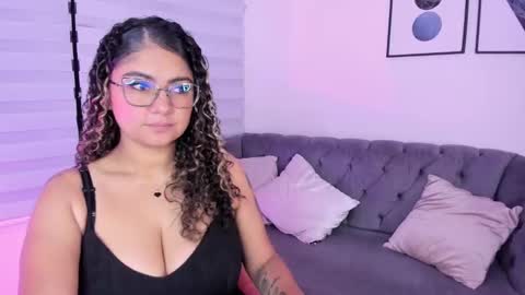 efy_lopez online show from October 16, 12:05 pm