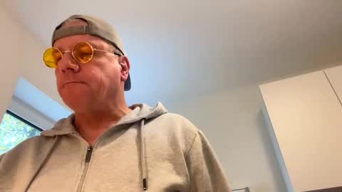 eichelhorn online show from October 23, 11:01 am