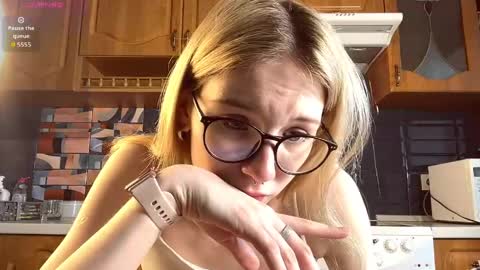 eileencrowday online show from May 4, 3:13 am