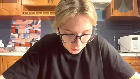 eileencrowday online show from May 6, 3:34 am