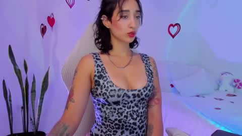   EileenFord    online show from February 17, 11:54 pm