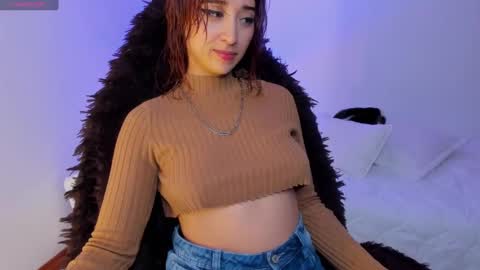   EileenFord    online show from December 7, 12:25 am