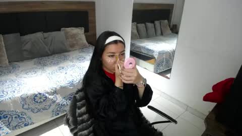 EILIN PINK online show from April 29, 9:19 pm