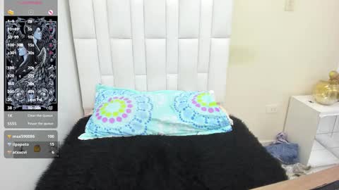 EILISH HALL online show from November 14, 1:08 am