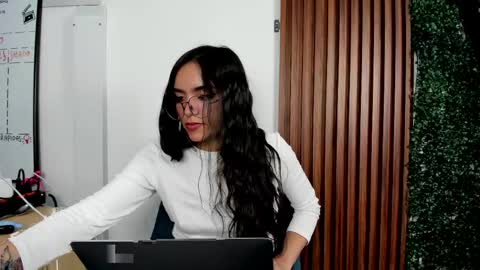 eimy_rosse18 online show from April 30, 5:40 pm