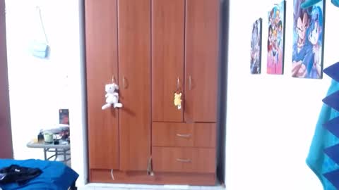 eimy_saenzz online show from December 19, 11:00 pm