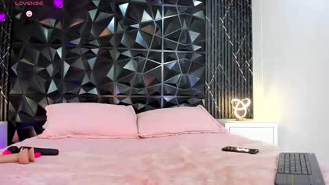 YG COUPLE online show from July 25, 10:07 pm