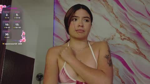 eimyaniston cute online show from April 29, 5:30 pm