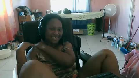 Eirondra Valeen online show from October 25, 1:00 pm