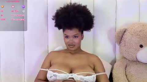 ela_ebony_ online show from August 4, 11:34 pm