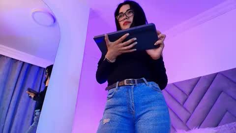 elaa_queen online show from March 13, 8:56 pm