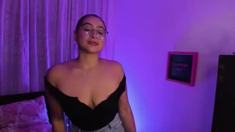 Elaia online show from November 2, 6:57 am