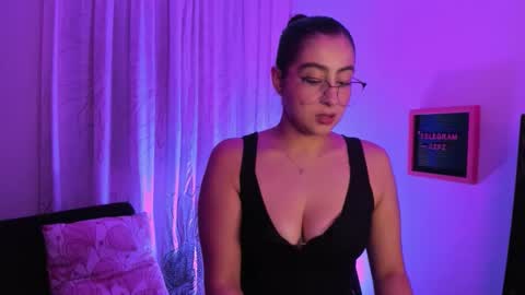 Elaia online show from October 22, 4:37 am