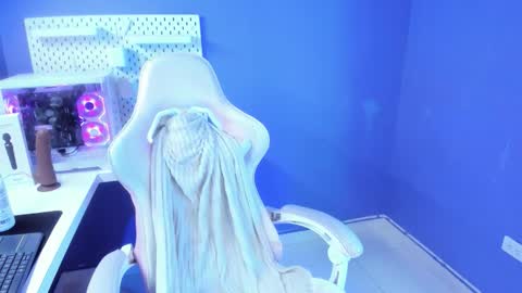 elaine87_ online show from November 20, 10:07 pm