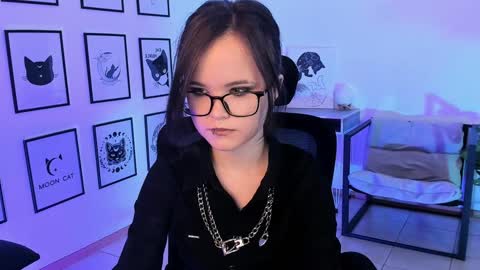 Snapshot of elainebeness chatting on February 6, 5:35 am Your sweet girl online show from February 6, 5:35 am