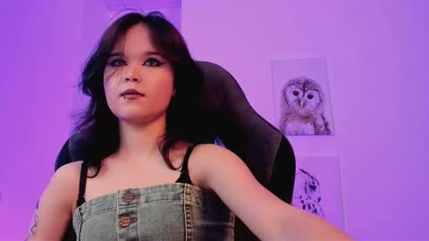 Snapshot of elainebeness chatting on March 8, 7:09 pm Your sweet girl online show from March 8, 7:09 pm
