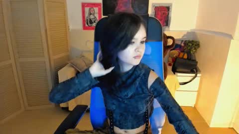 Snapshot of elainebeness chatting on October 17, 7:29 pm Your sweet girl online show from October 17, 7:29 pm
